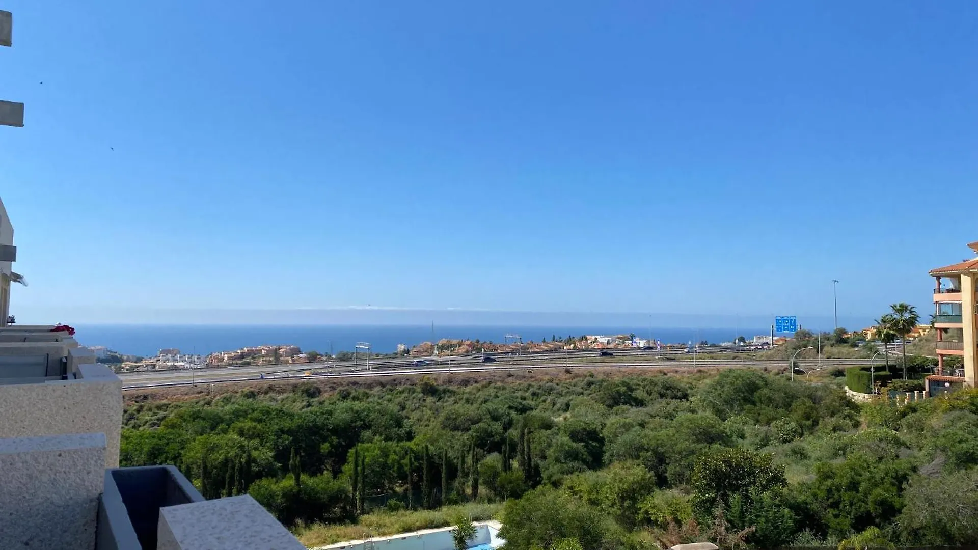 Modern Sea-View Apartment With Pool & Gym Access MIJAS COSTA 0*,  Španělsko